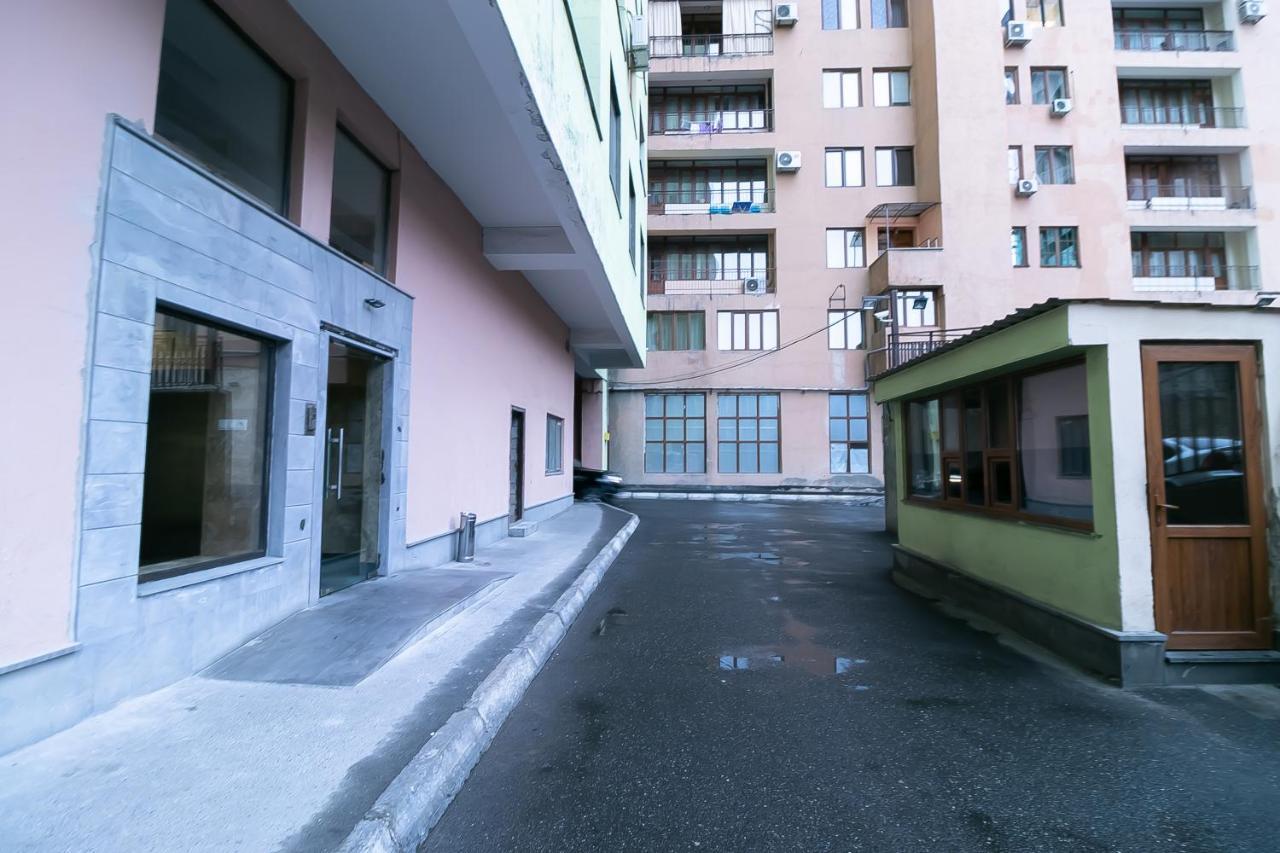 Stay Inn Apartments At Buzand 13 Street Yerevan Ngoại thất bức ảnh